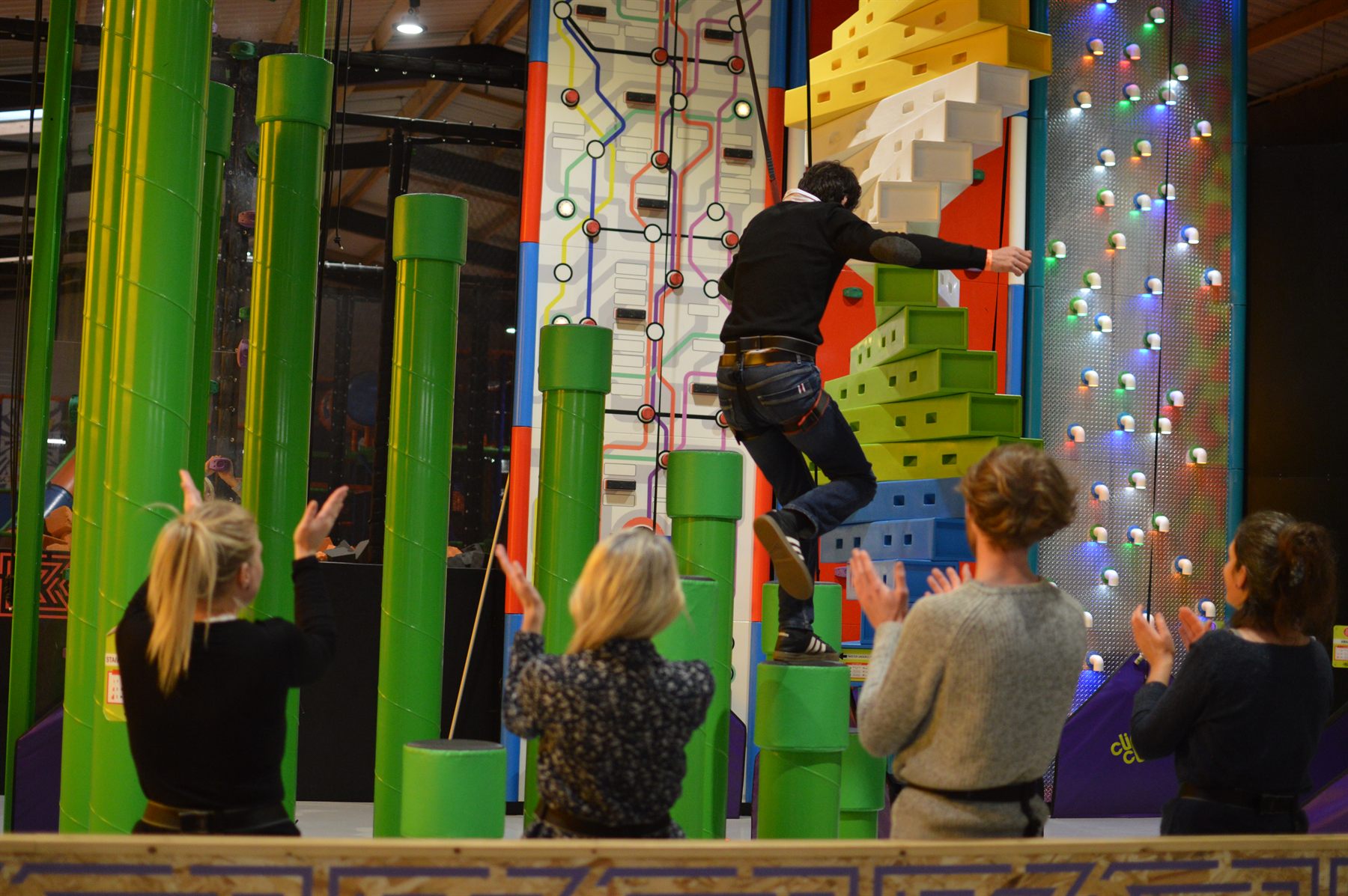 Team building indoor à Rennes : 10 idées d’activités qui marchent vraiment